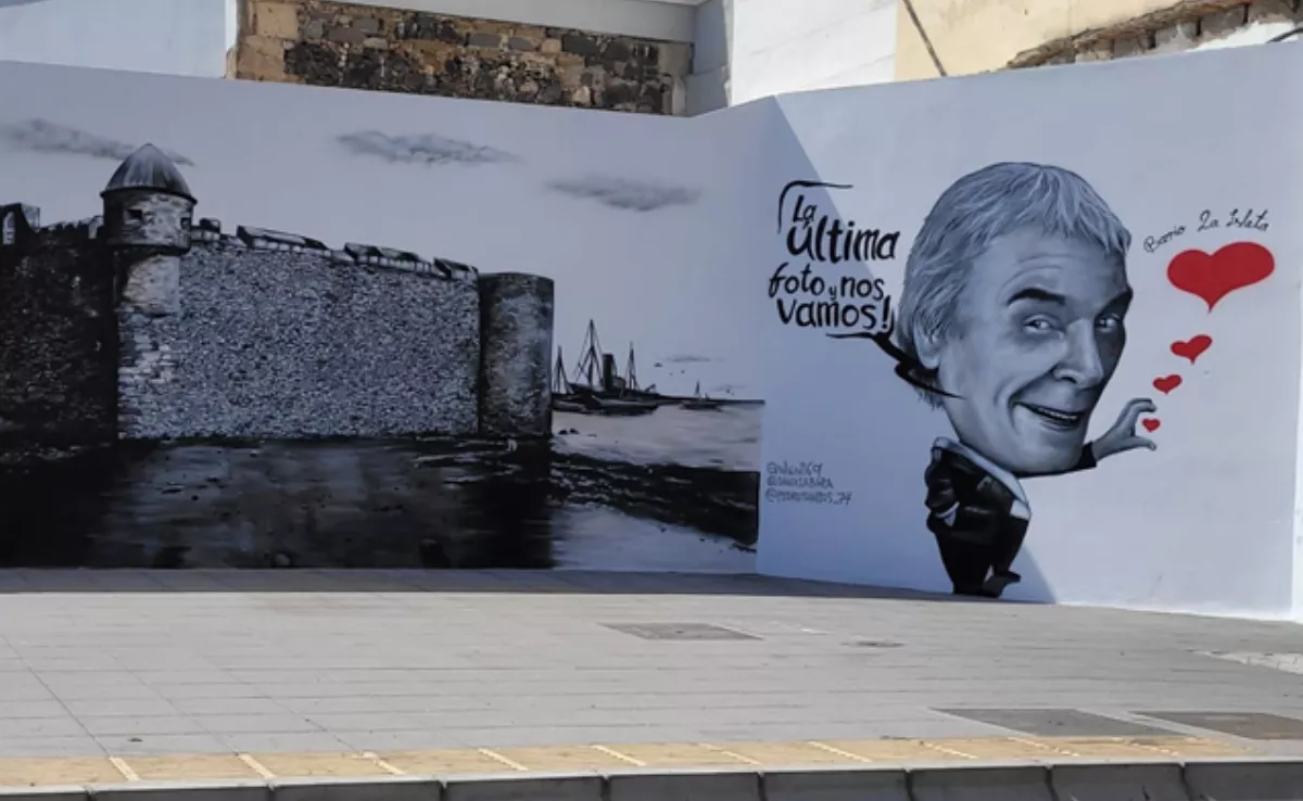 Homenaje del Ayuntamiento de Las Palmas de Gran Canaria al humorista canario Manolo Vieira en el barriode La Isleta. / AH Homenaje del Ayuntamiento de Las Palmas de Gran Canaria al humorista canario Manolo Vieira en el barriode La Isleta. / AH