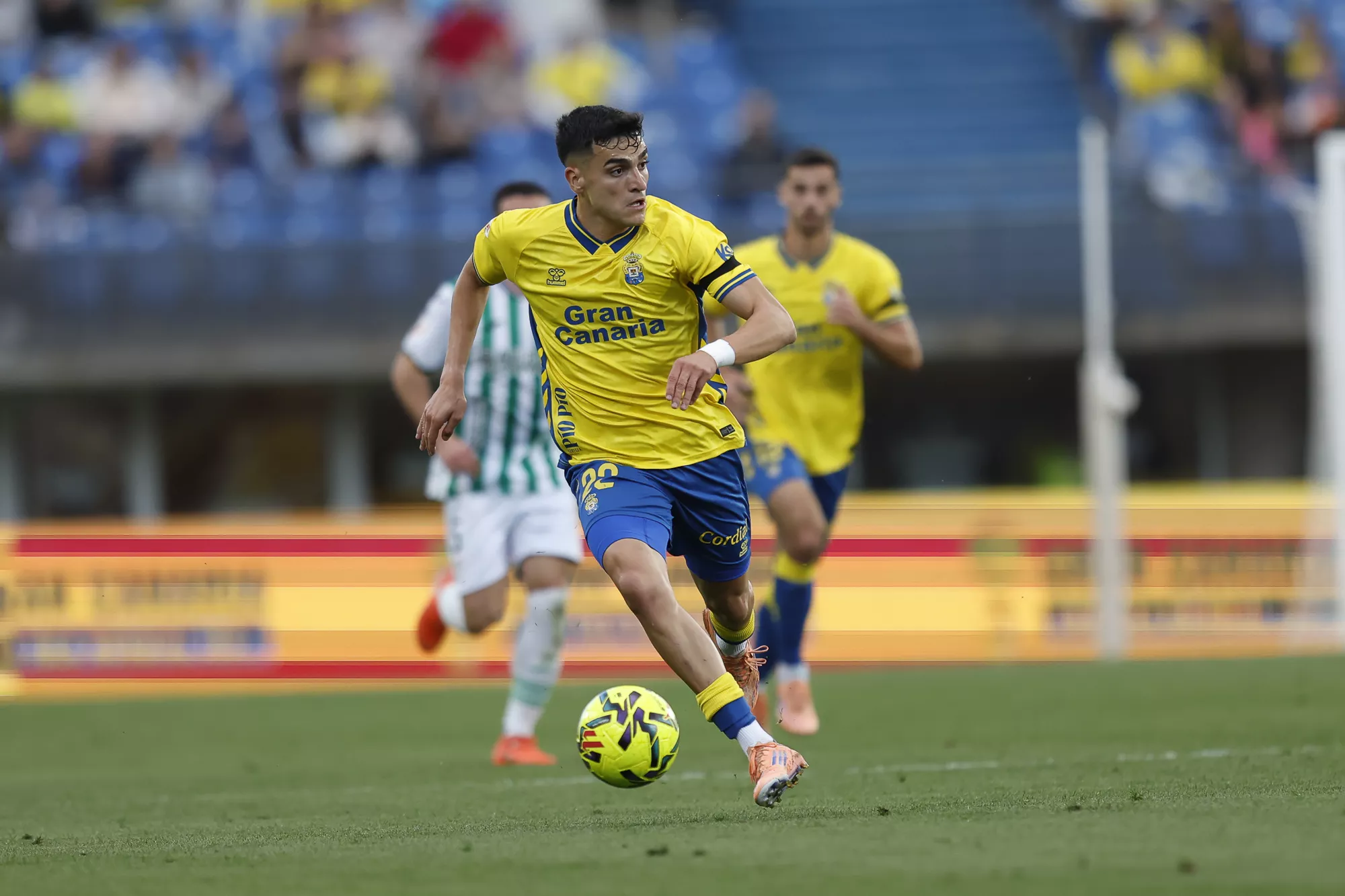 La UD Las Palmas cae 1-2 frente al Córdoba en un partido raro con varios goles anulados./ UD LAS PALMAS