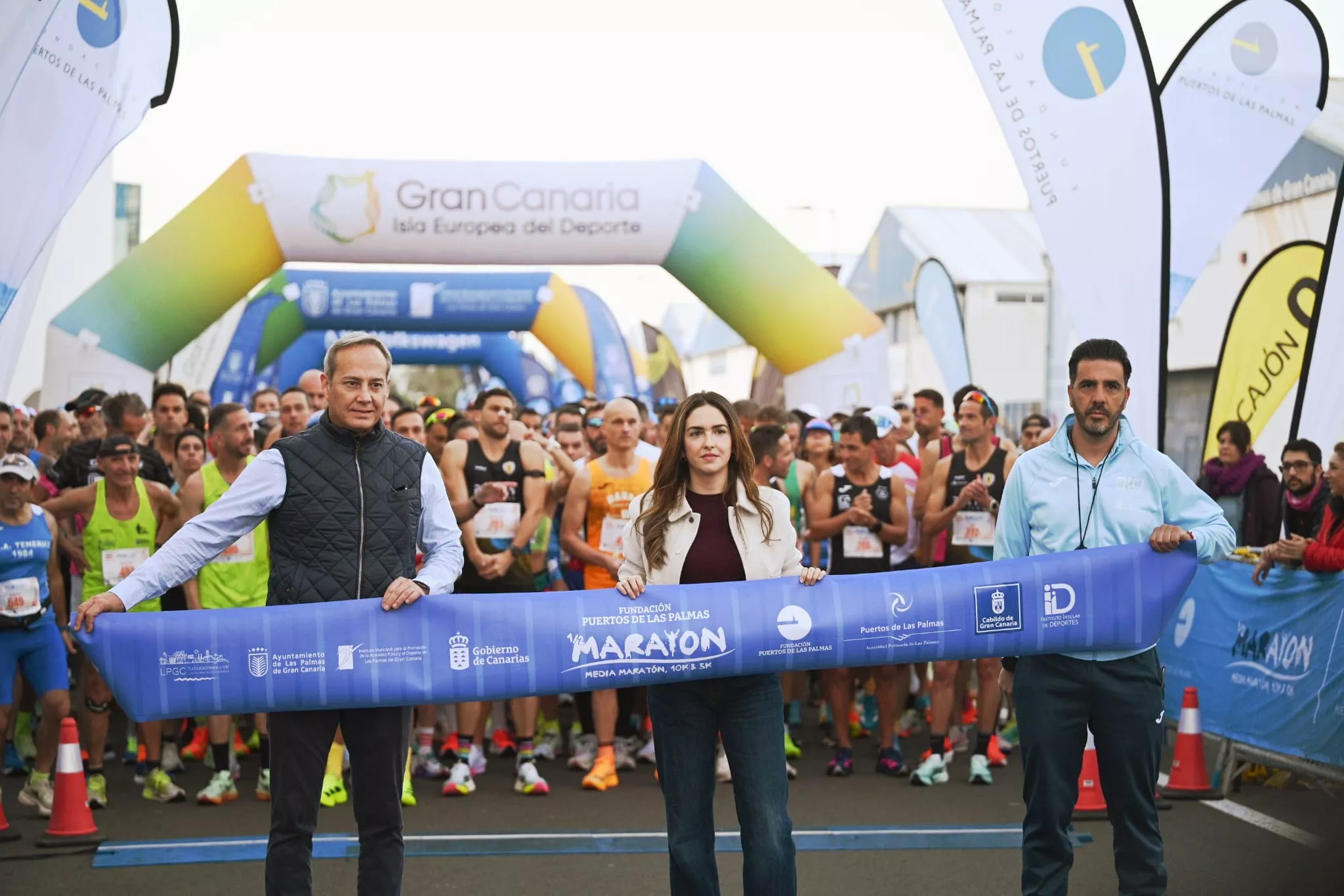 Fran Cabrera y Ana Boullón imponen su ritmo en la Media Maratón Fundación Puertos de Las Palmas./ CEDIDA