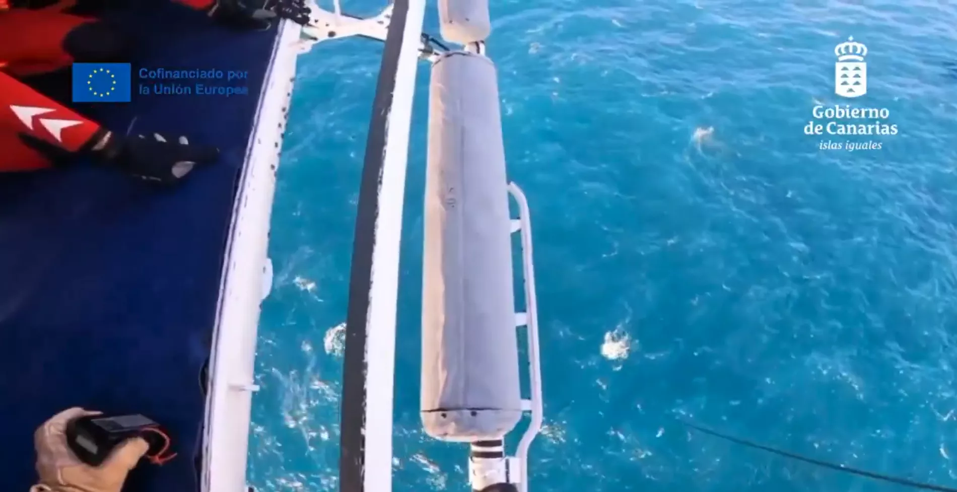 Buscan con dron térmico al joven estadounidense desaparecido tras un golpe de mar en Lanzarote. / GOBIERNO DE CANARIAS