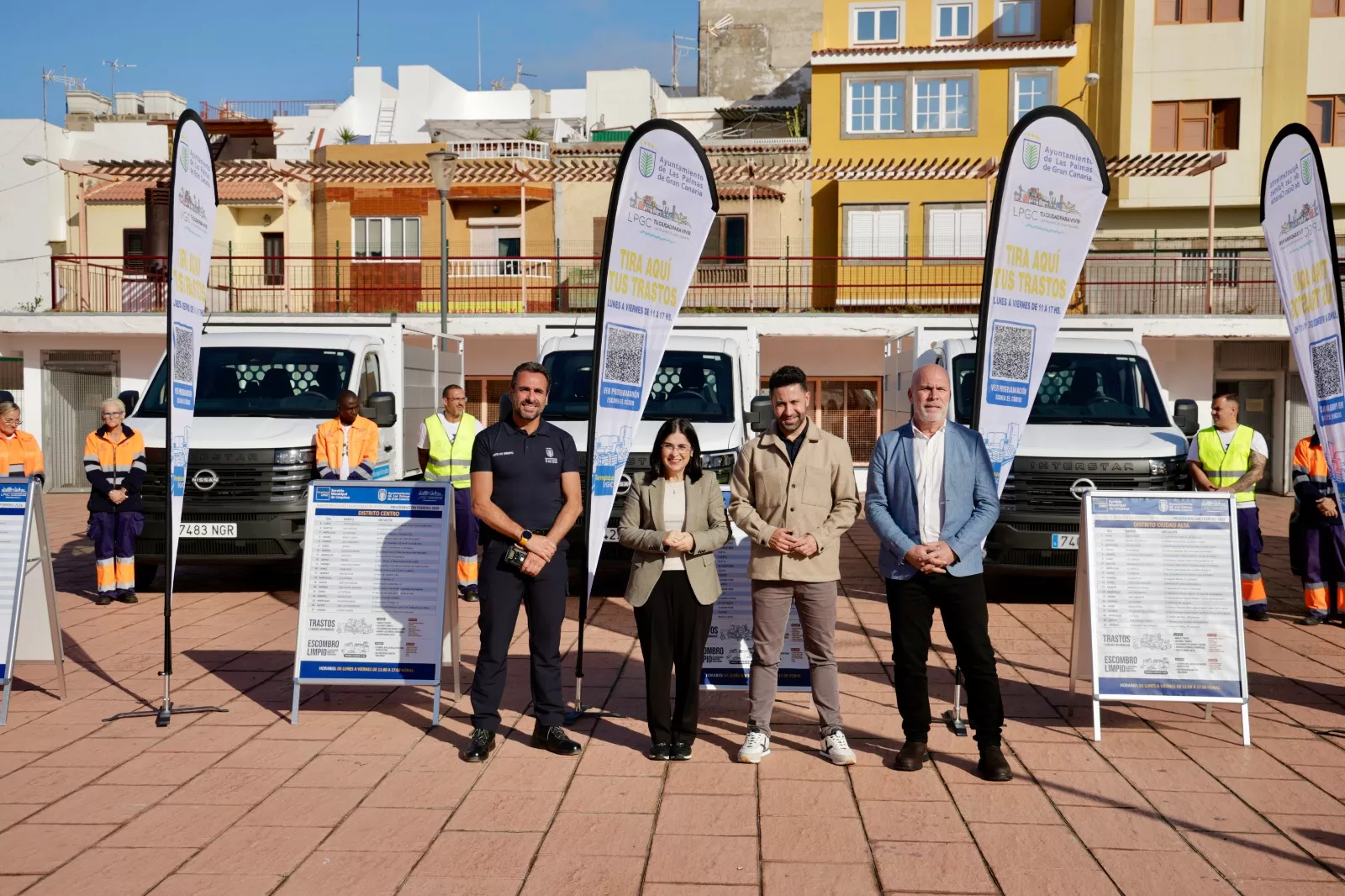 El Ayuntamiento refuerza la recogida itinerante de residuos con puntos de acopio simultáneos en los cinco distritos. AH    