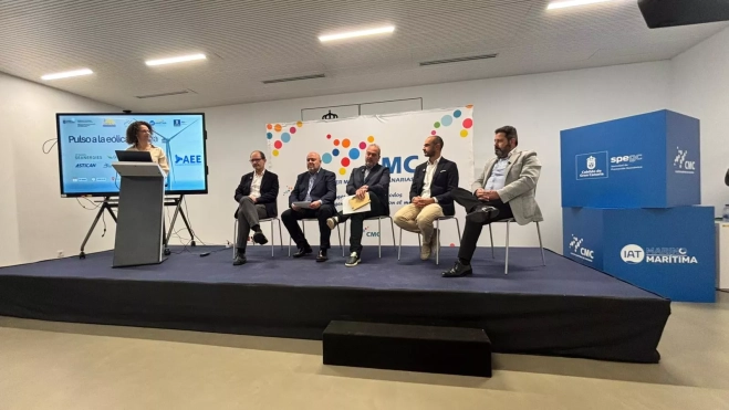 Mesa de Debate Pulso a la Eólica Marina Elba Bueno, gerente del Clúster Marítimo de Canarias. Ángel Fernández (Navantia Seanergies), José Luis Henríquez (ASTICAN), Raúl Rodríguez (Ghenova), Ismael Fernández (Bluenewables) y Guillermo Ramos (ZAMAKONA Yards) Mesa de Debate Pulso a la Eólica Marina Elba Bueno, gerente del Clúster Marítimo de Canarias. Ángel Fernández (Navantia Seanergies), José Luis Henríquez (ASTICAN), Raúl Rodríguez (Ghenova), Ismael Fernández (Bluenewables) y Guillermo Ramos (ZAMAKONA Yards)
