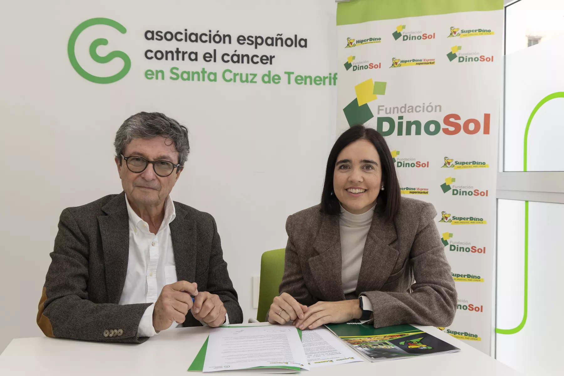 HiperDino y AECC te invitan a hacer “La Compra de tu Vida” por una buena causa. / FUNDACIÓN DINOSOL HiperDino y AECC te invitan a hacer “La Compra de tu Vida” por una buena causa. / FUNDACIÓN DINOSOL