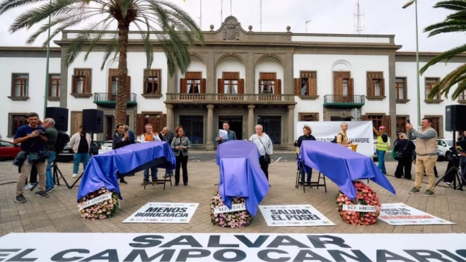 Manifestación del sector primario en Las Palmas de Gran Canaria. / EFE Manifestación del sector primario en Las Palmas de Gran Canaria. / EFE