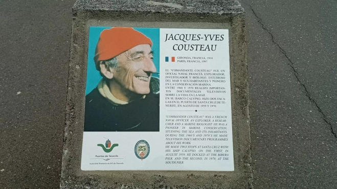 Monolito Jacques Cousteau