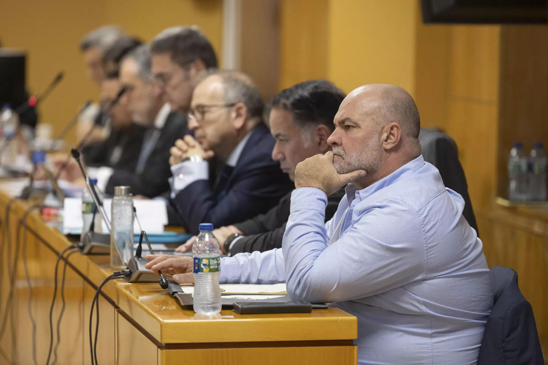 El intermediario que da nombre al llamado «caso Mediador», Marco Antonio Navarro Tacoronte, imputado en la trama, atiende a la testificación del empresario, Antonio Bautista. / EFE - MIGUEL BARRETO El intermediario que da nombre al llamado «caso Mediador», Marco Antonio Navarro Tacoronte, imputado en la trama, atiende a la testificación del empresario, Antonio Bautista. / EFE - MIGUEL BARRETO