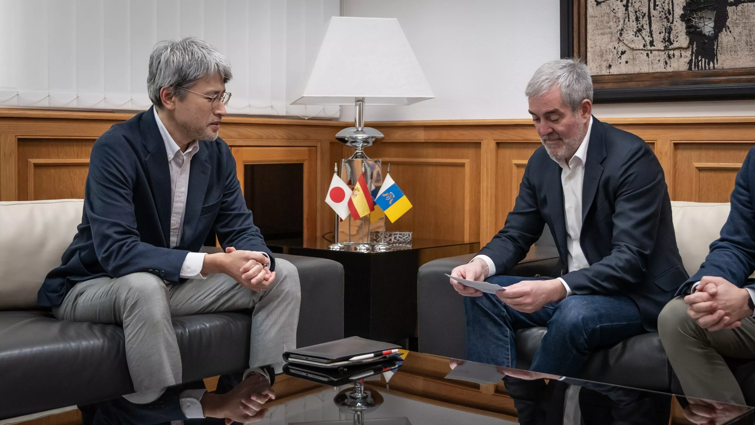 El presidente de Canarias en su encuentro con el consul de Japón en Las Palmas, Shinji Yamada. GOBCAN