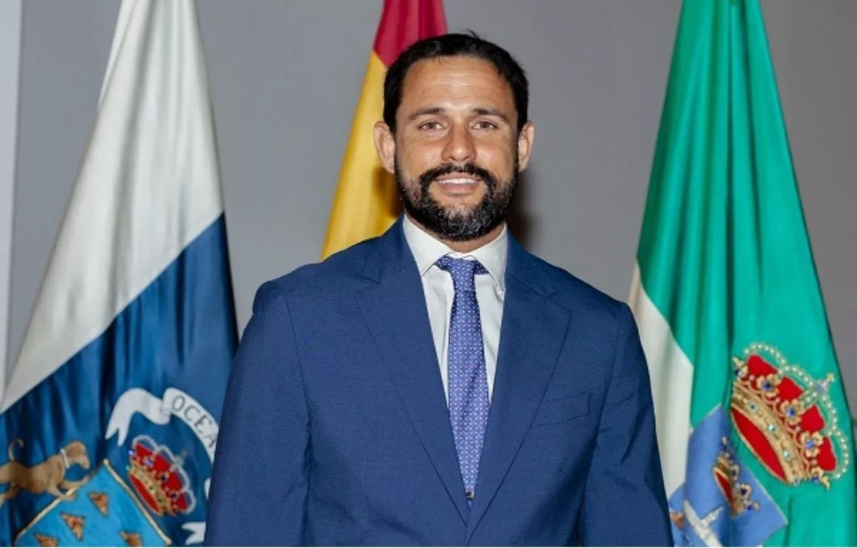 Un concejal del PP de Teguise pasa al Grupo Mixto y deja al gobierno municipal en minoría. AH