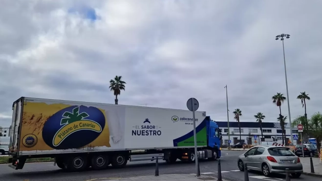 La GC-1, a la altura del Puerto de Las Palmas, es el tramo por el que más camiones transitan / CEDIDA