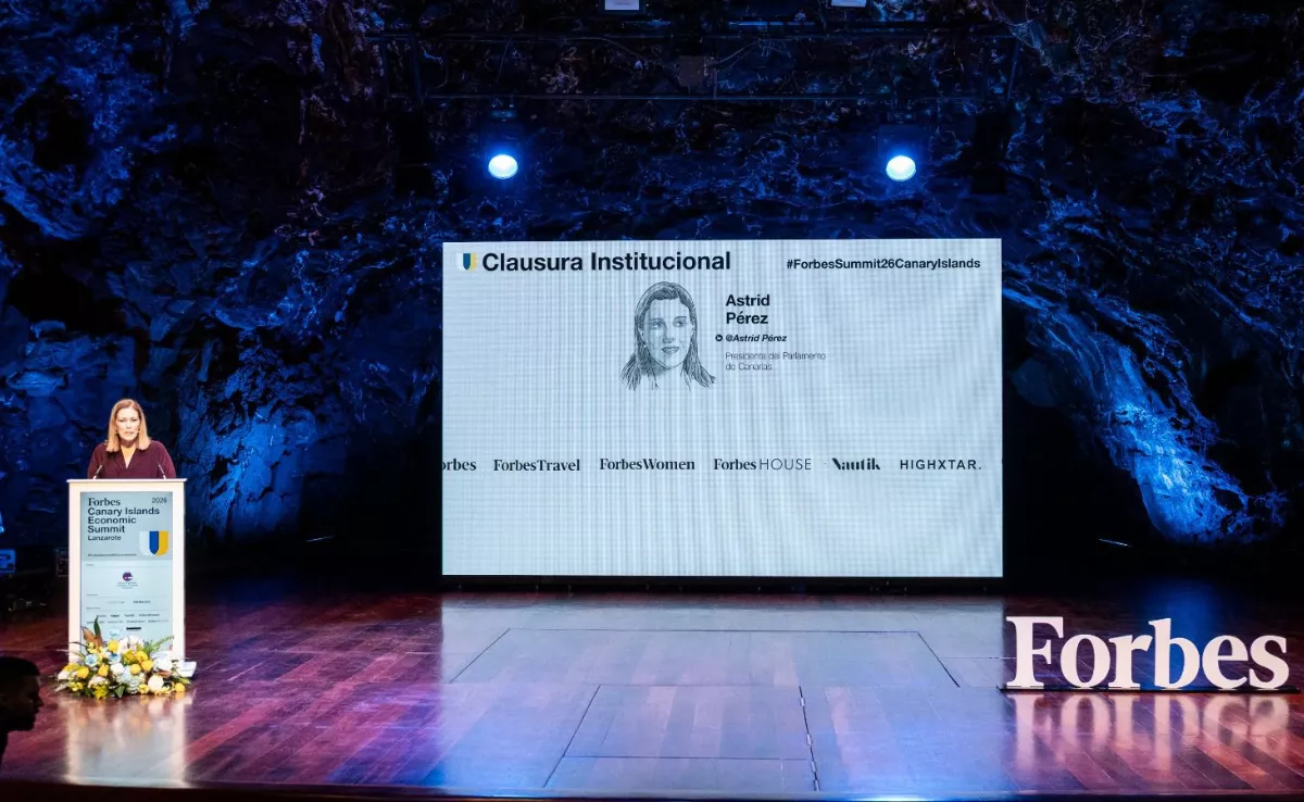 Astrid Pérez en la clausura del primer Forbes Canary Islands Economic Summit 2026 / PARLAMENTO
