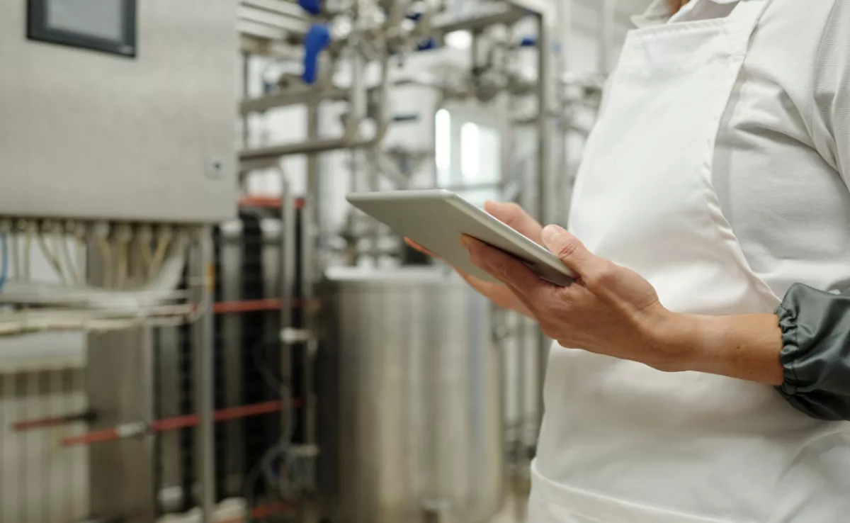 Imagen de una fábrica industrial / CANVA