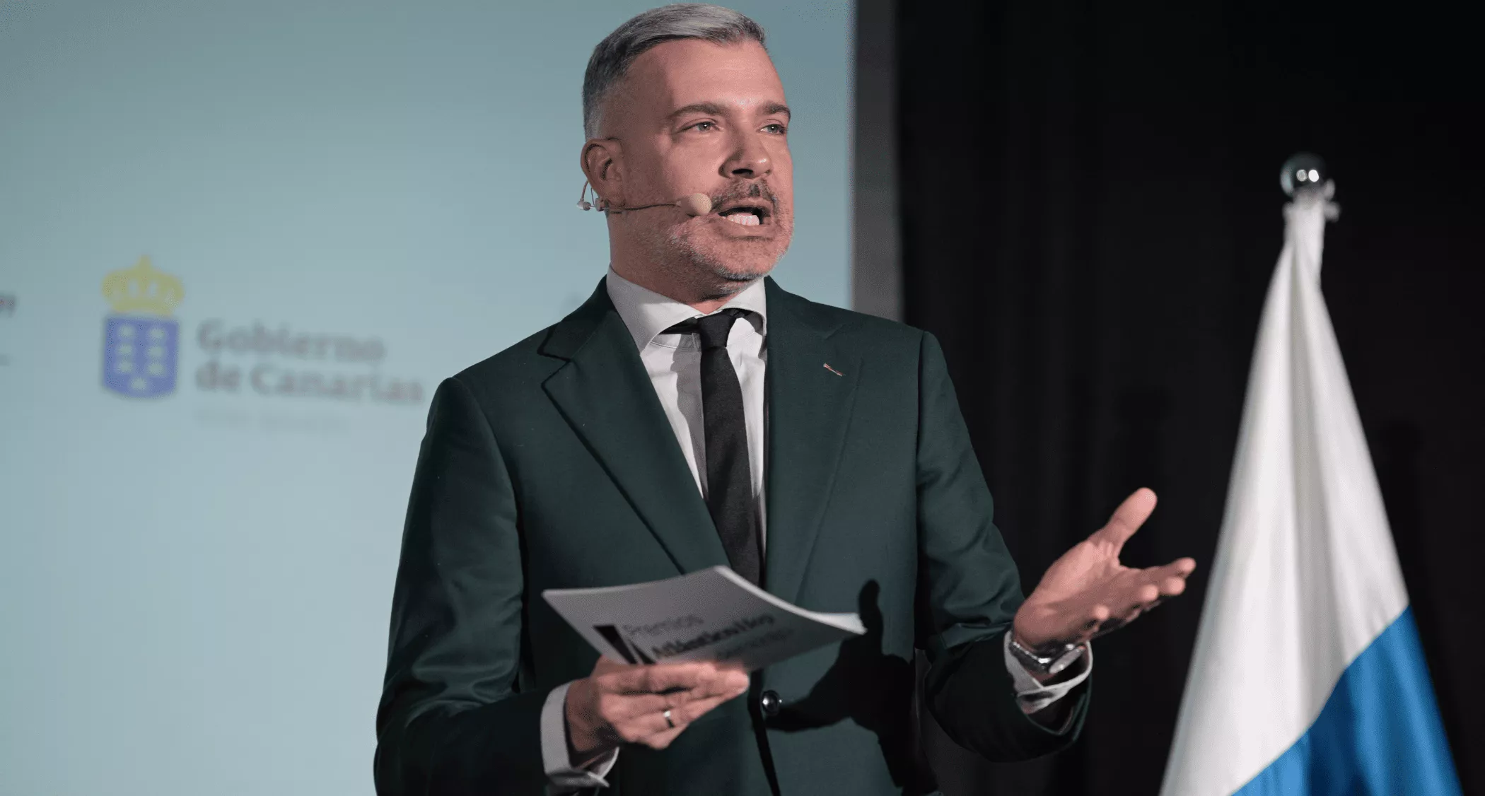 Daniel Calero, presentador de los Premios Atlántico Hoy al Liderazgo 2026. / TONY HERNÁNDEZ