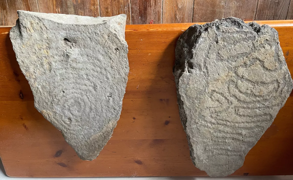 Las plaquetas grabadas del Llano de las Lajitas. / JORGE PAIS PAIS