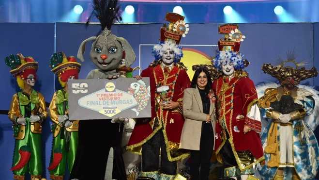 PRIMER PREMIO VESTUARIO