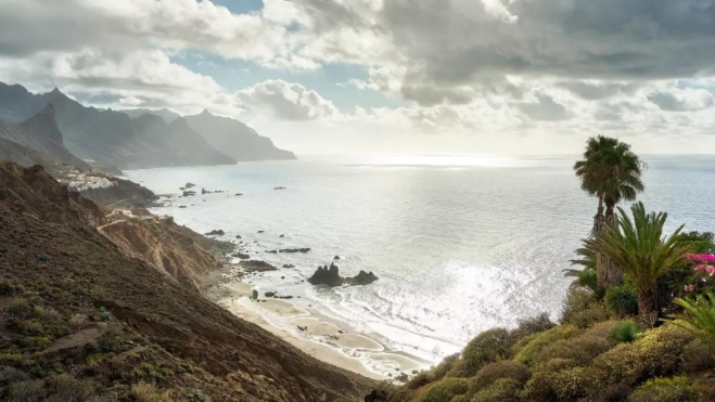 Imagen de la playa de Benijo, en Tenerife / HOLA ISLAS CANARIAS