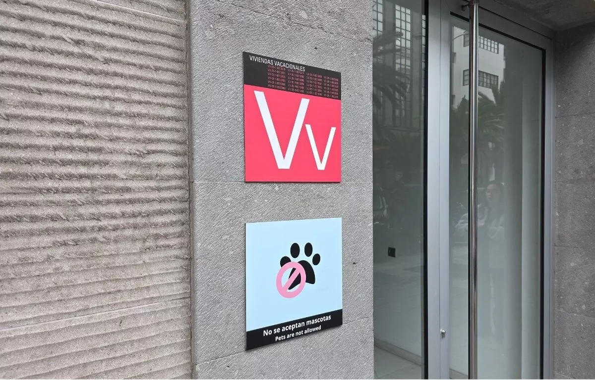 Un bloque de viviendas vacacionales en Las Palmas de Gran Canaria. AH