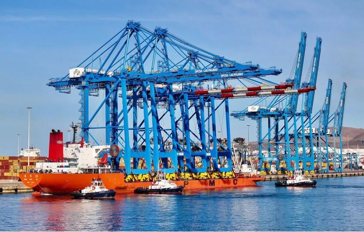 El Puerto de Las Palmas recibe dos megagrúas de 22,5 millones. AH