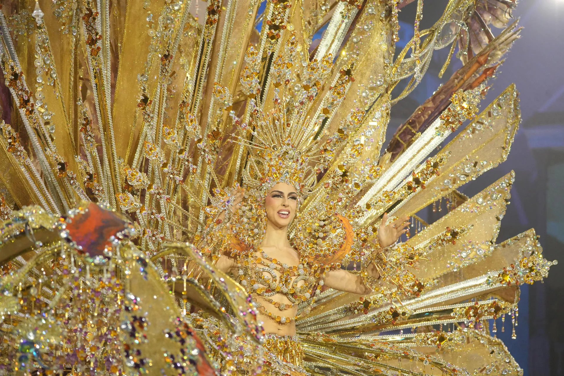 Carla Castro Castellano, Reina del Carnaval de Santa Cruz de Tenerife 2026. / EFE - RAMÓN DE LA ROCHA