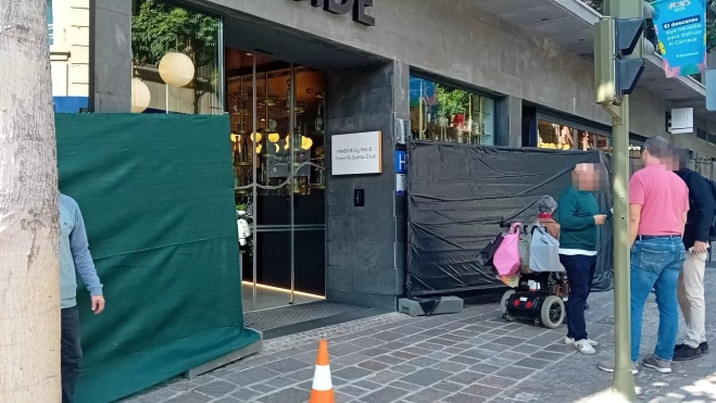 Exterior hotel en calle El Pilar