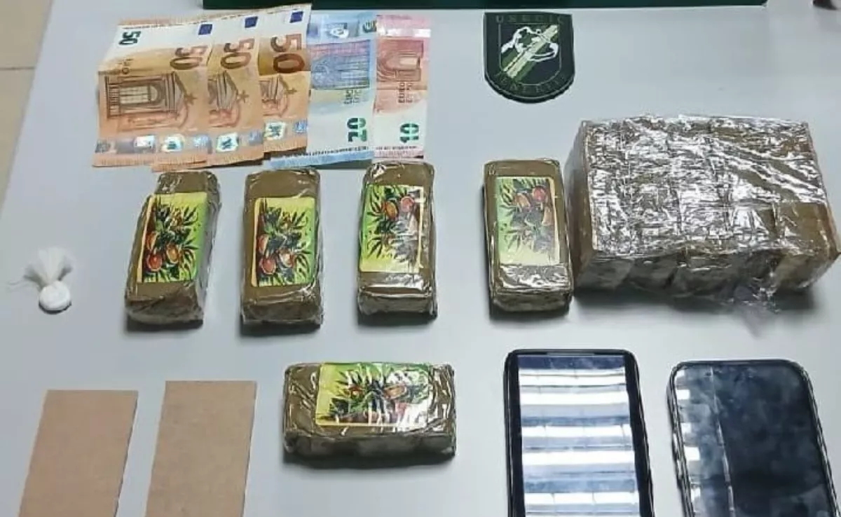 La Guardia Civil detiene a dos hombres en Güímar con 1 kg de hachís. / GUARDIA CIVIL