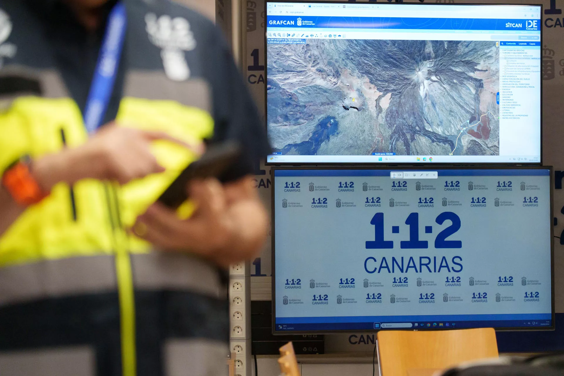 Momento de la última reunión del comité científico del Pevolca. / RAMÓN DE LA ROCHA EFE