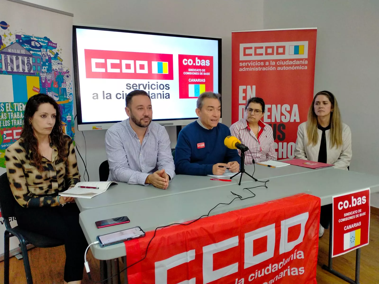 Representantes de Comisiones Obreras y Co.bas del banco de sangre de Canarias. / ATLÁNTICO HOY