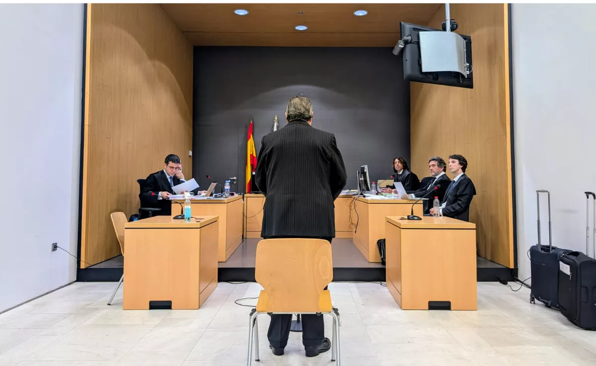 El naviero y armador Vicente Boluda, durante su declaración como acusado en el juicio celebrado en Las Palmas de Gran Canaria por denuncia falsa. / AH