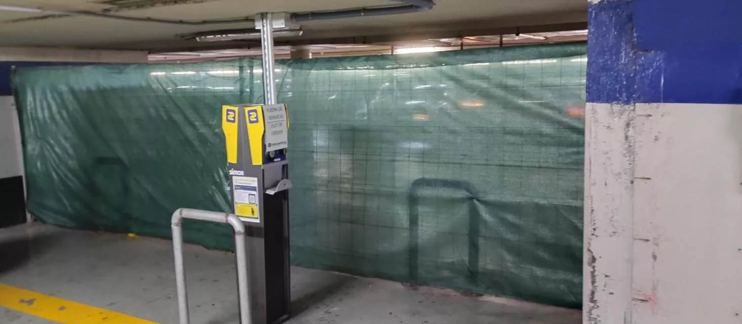 Parking de la plaza de España. /  REDES