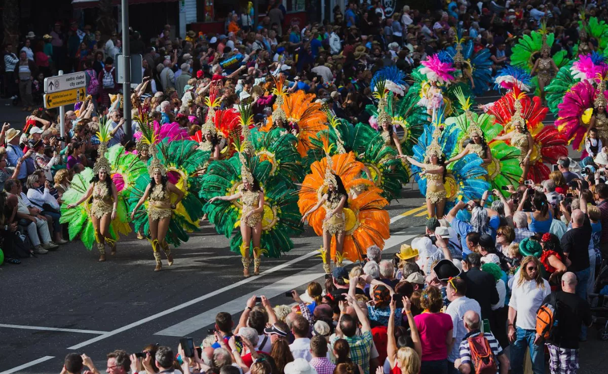 Imagen de la Cabalgata Anunciadora del Carnaval de Santa Cruz de Tenerife / HOLA ISLAS CANARIAS