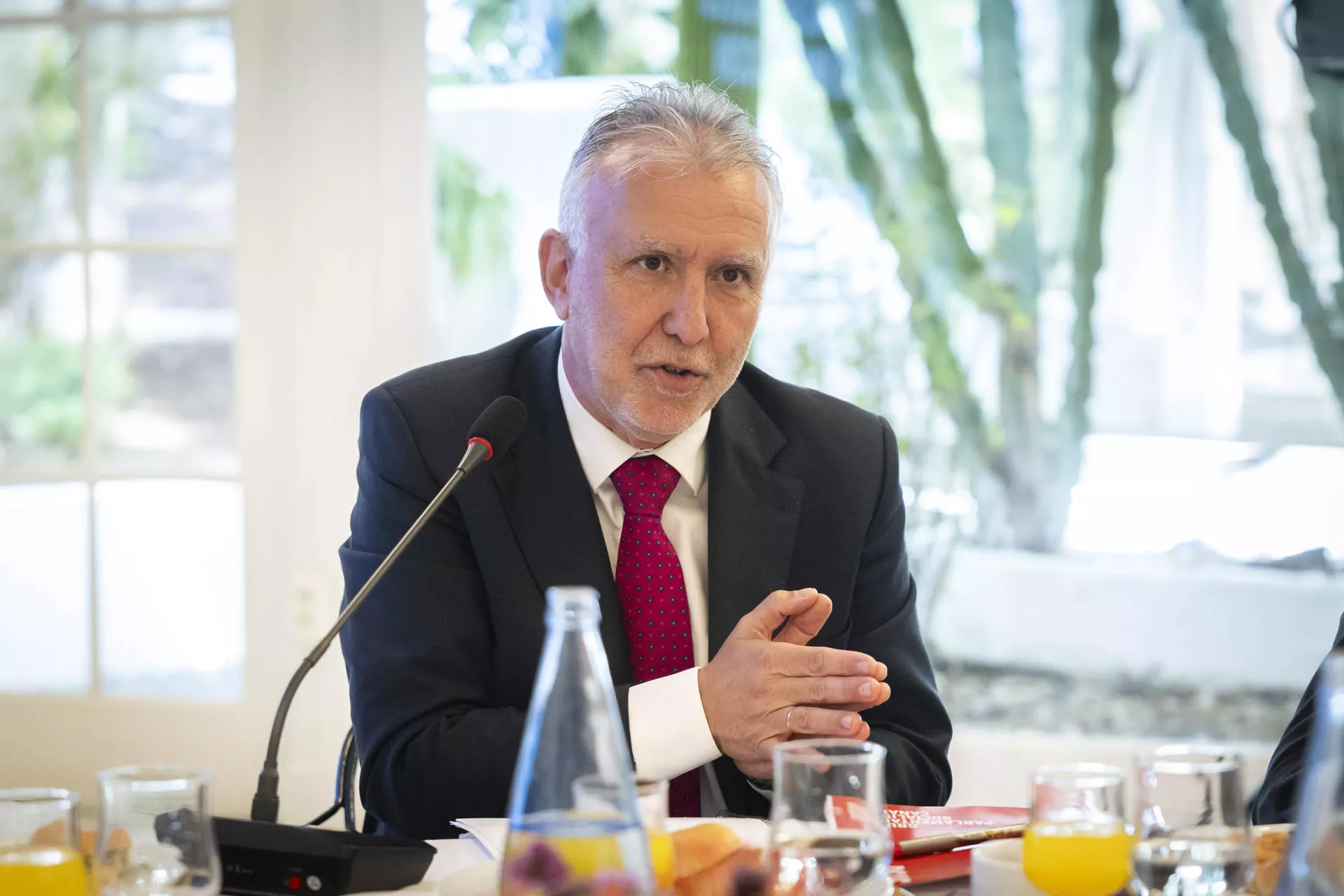 El ministro de Política Territorial y secretario general del PSOE de Canarias, Ángel Víctor Torres. / EFE - MIGUEL BARRETO