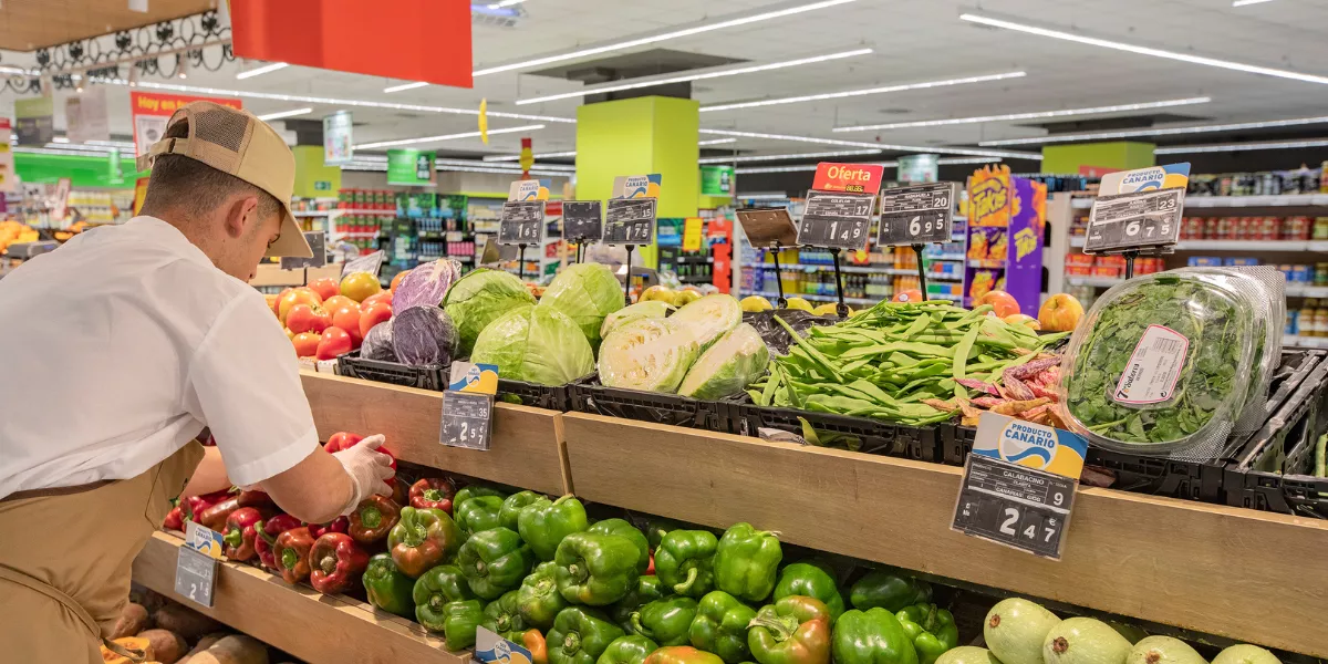 Imagen de un trabajador de HiperDino / HIPERDINO