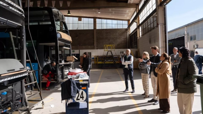 Construcción de las guaguas dobles / CABILDO DE TENERIFE