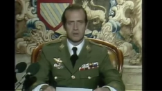 El rey Juan Carlos I se dirige a la nación durante la noche del 23 de febrero de 1981. / TVE El rey Juan Carlos I se dirige a la nación durante la noche del 23 de febrero de 1981. / TVE