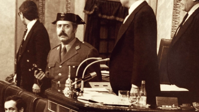 Tejero, en el Congreso, durante el Golpe de Estado del 23F. / EFE