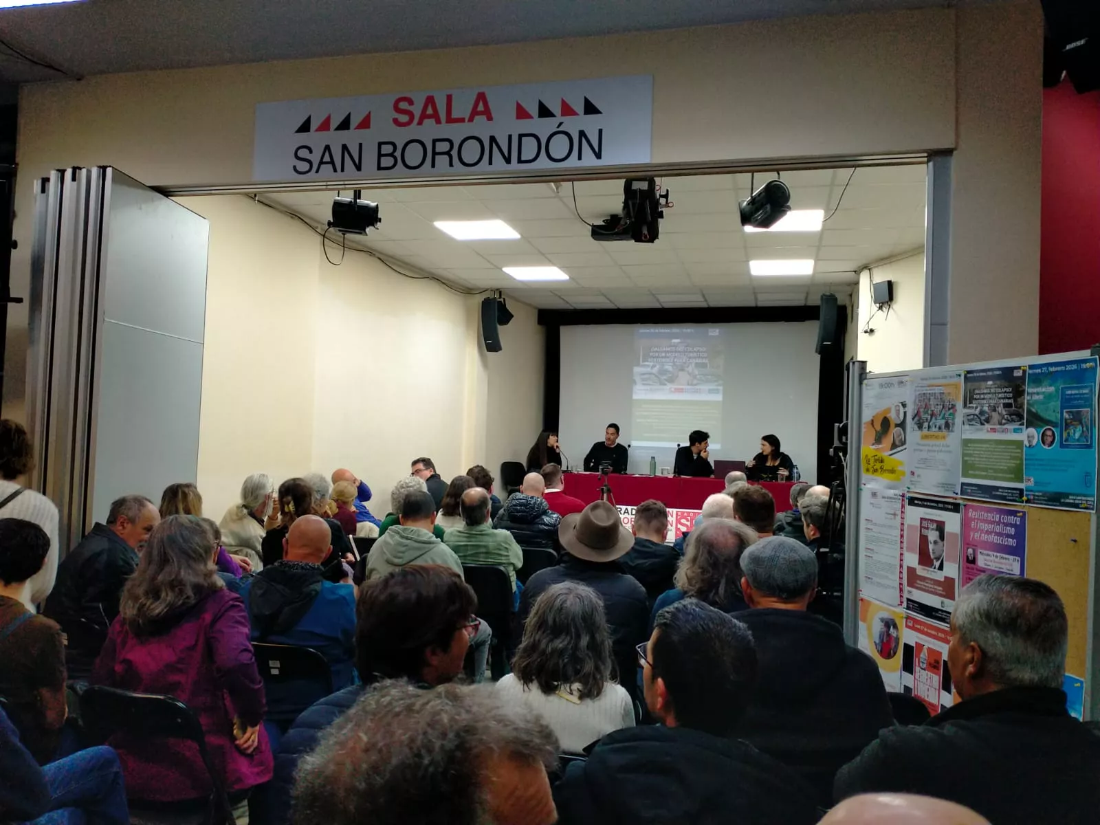 Charla sobre el modelo turístico sostenible convocada por diferentes fuerzas de la izquierda canaria. / ATLÁNTICO HOY