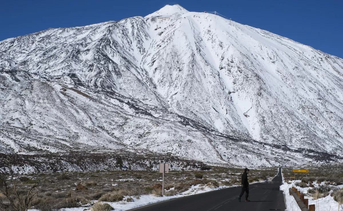 Imagen del Teide nevado / EFE