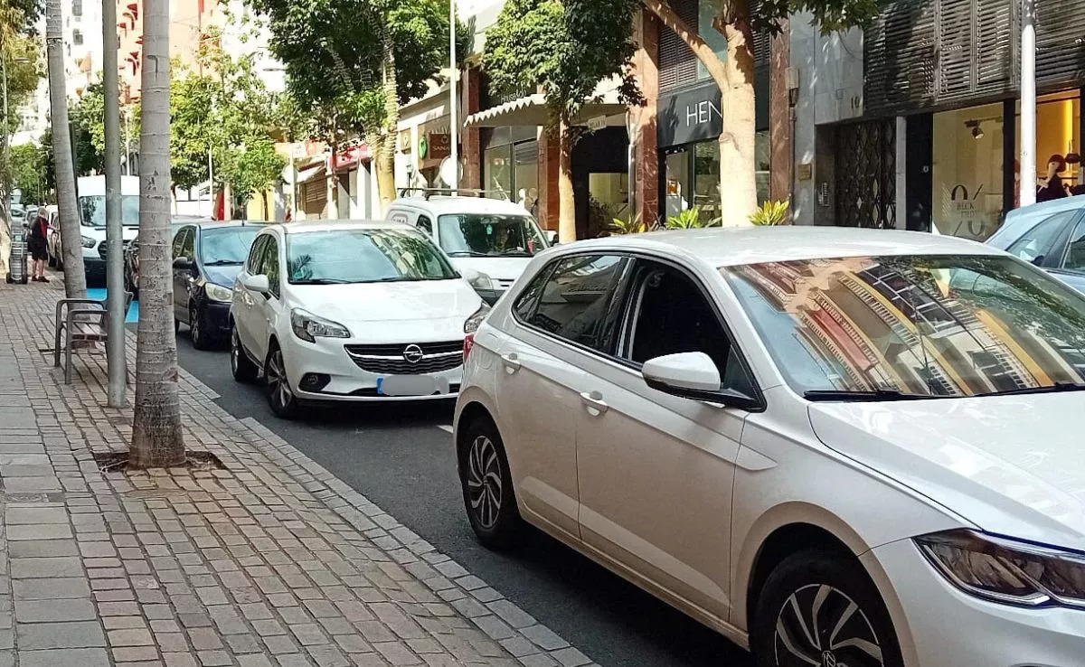 Tráfico en la calle de El Pilar|AH