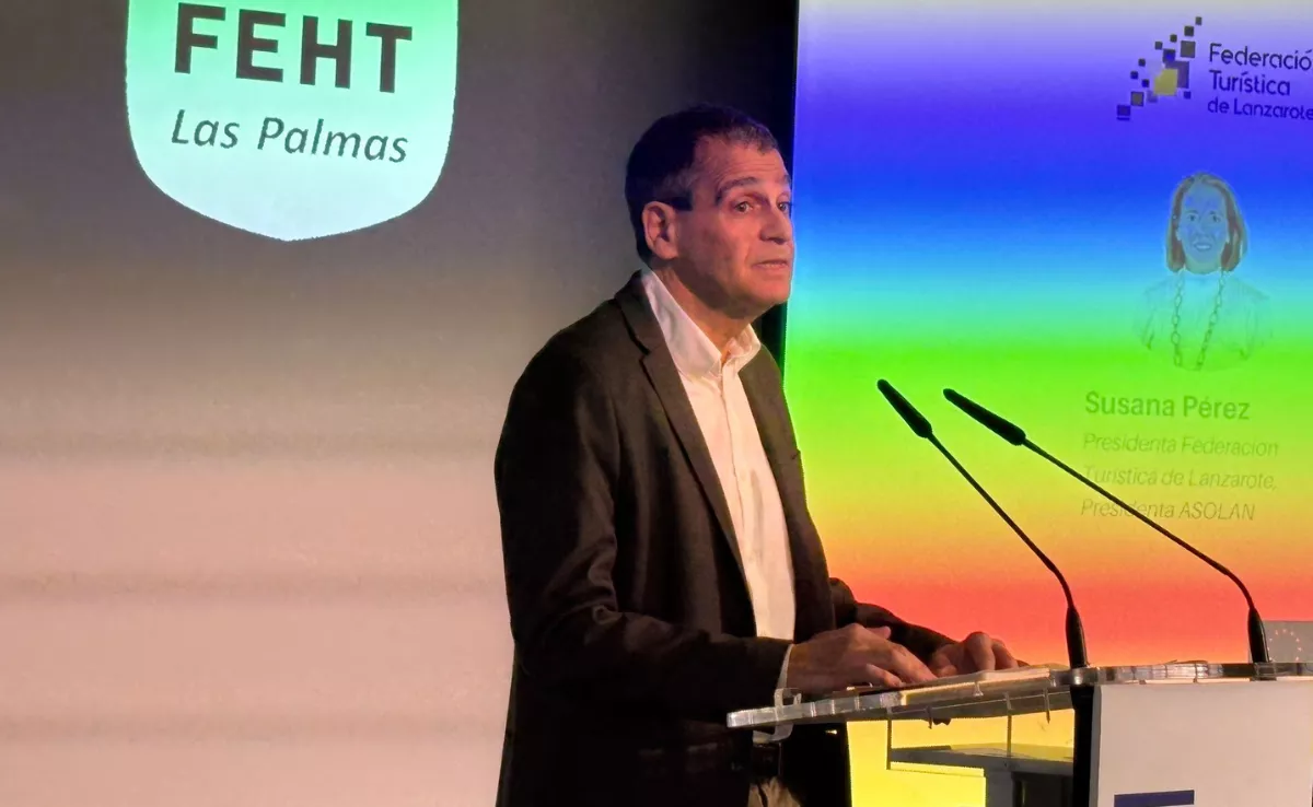 El profesor Carmelo León, miembro de la junta directiva de la FEHT, durante la presentación del proyecto Smart Data Canarias / CEDIDA