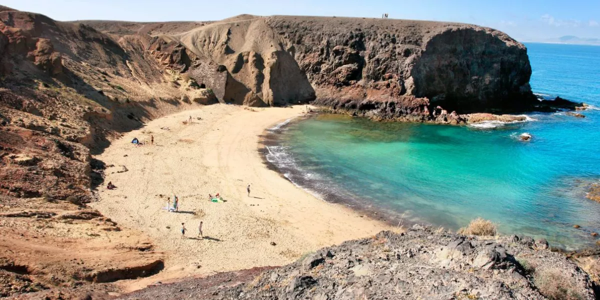 Imagen de la playa de Papagayo en Lanzarote / HOLA ISLAS CANARIAS
