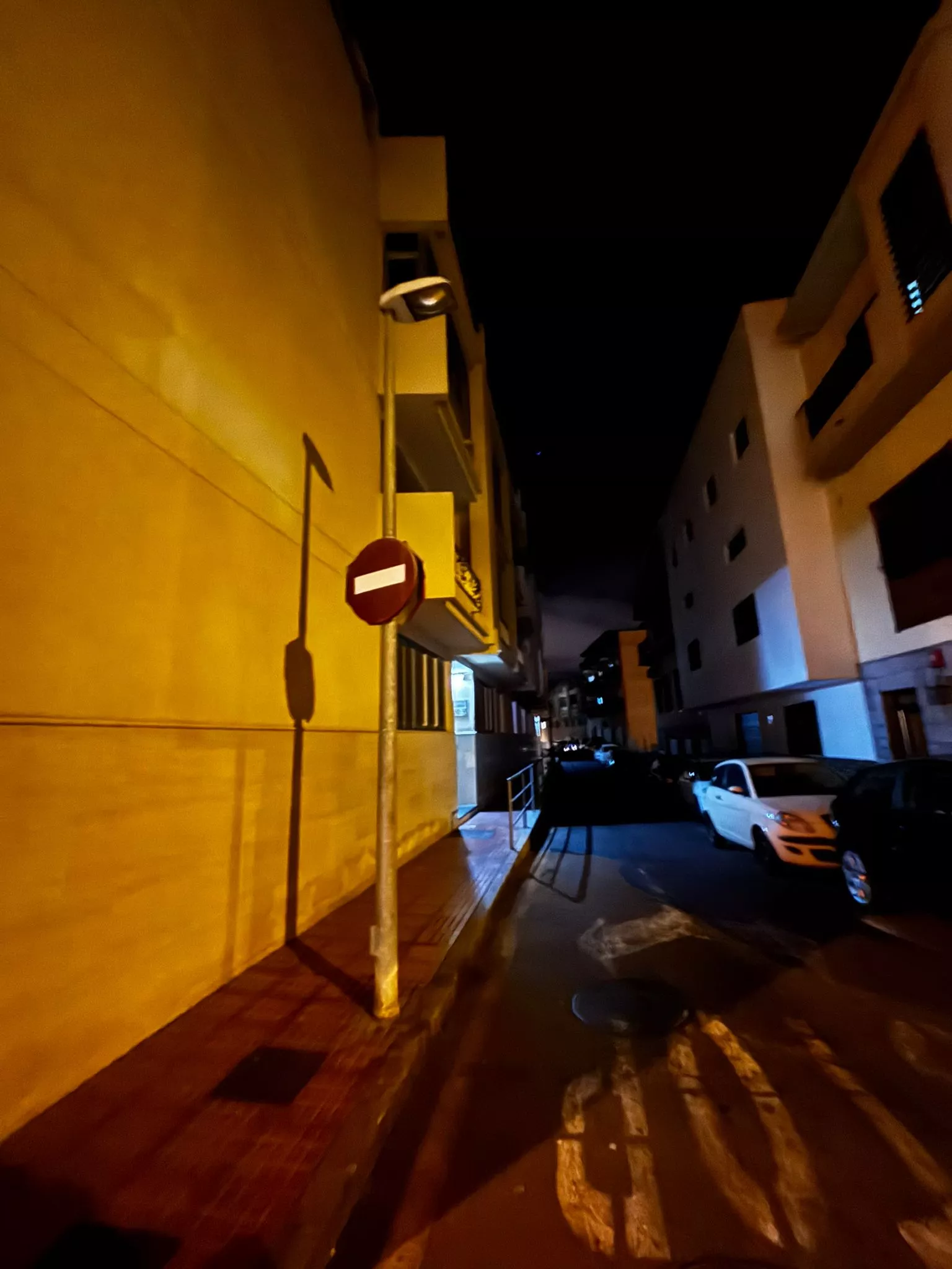 Zona sin alumbrado público en La Camella (Arona)./ CEDIDA Zona sin alumbrado público en La Camella (Arona)./ CEDIDA