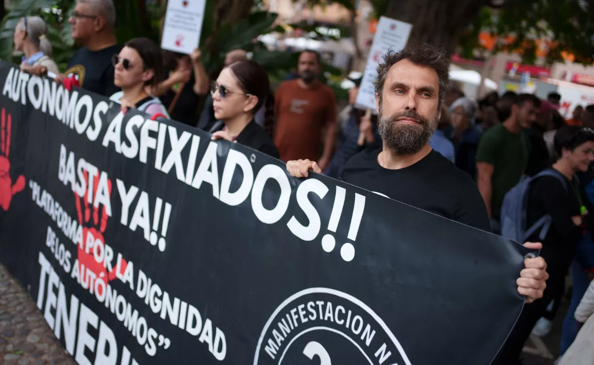 Manifestación de autónomos en Santa Cruz de Tenerife / EFE - RAMÓN DE LA ROCHA