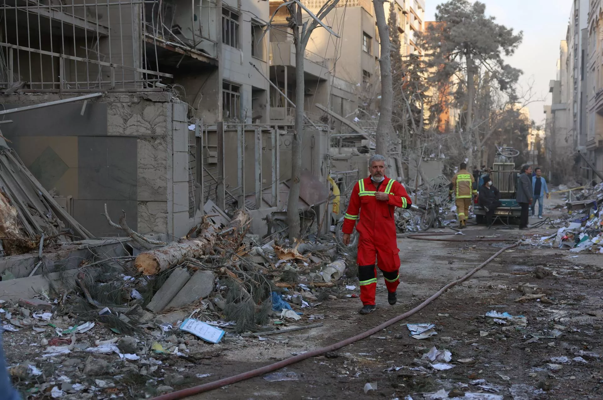 Un barrio bombardeado en Teherán, capital de Irán./ EFE/EPA/ABEDIN TAHERKENAREH