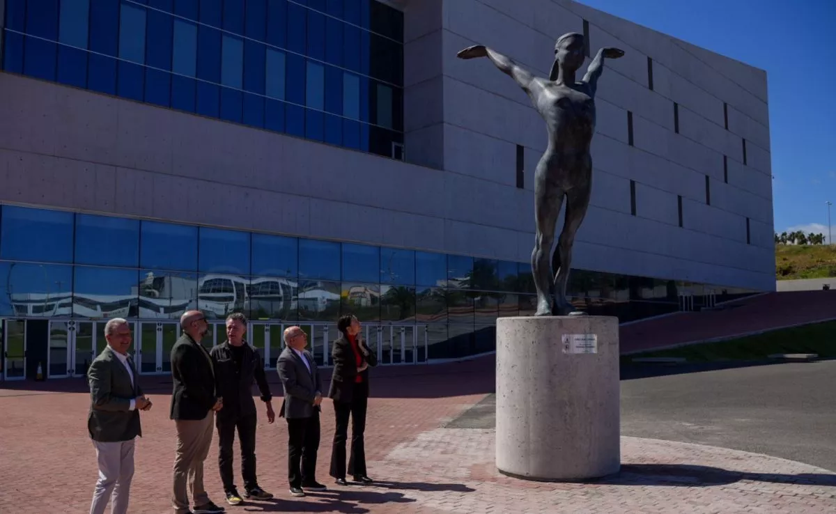 Una de las estatuas del escultor Manuel González: Niké Gran Canaria, de 3,7 metros de altura y 2,60 de envergadura. /Cedida