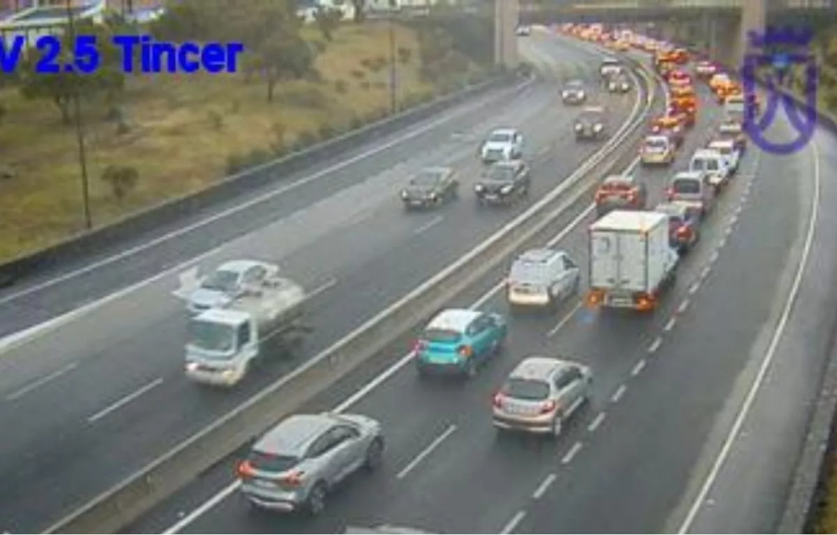 Un vuelco en la TF-2 provoca retenciones a la altura de Barranco Grande. CABILDO