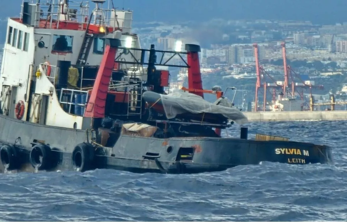 El buque Sylvia M, con bandera de Tanzania. AH