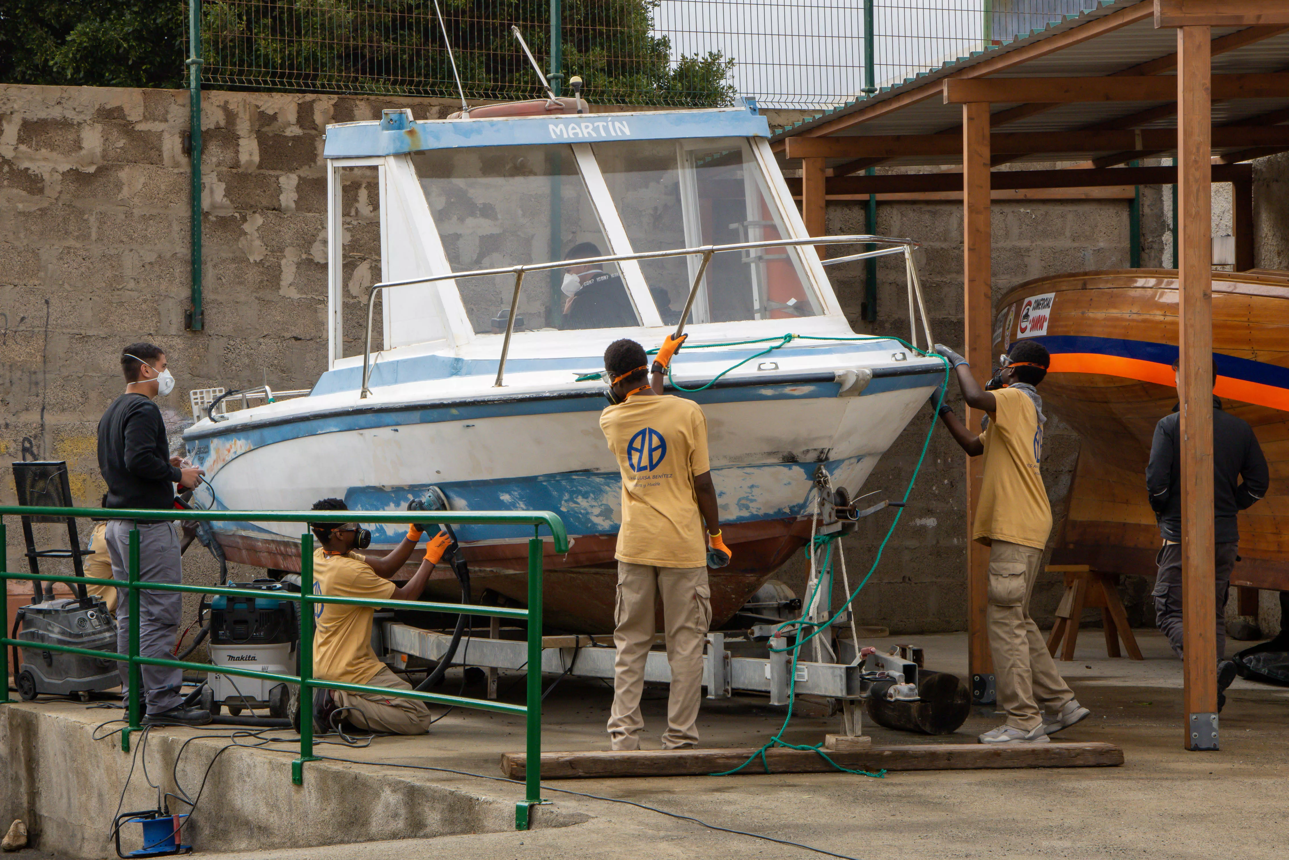 Un barco reparado por alumnado de FP en Gran Canaria se convertirá en ambulancia acuática para salvar vidas en Gambia.