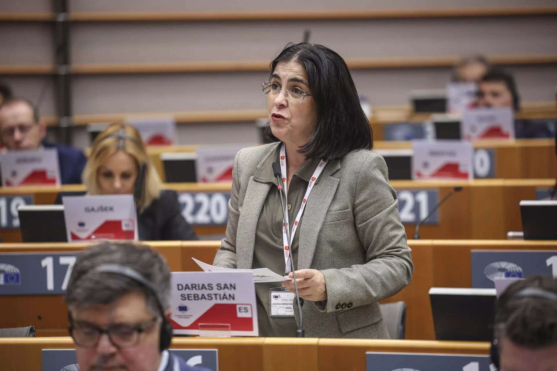 La alcaldesa de Las Palmas de Gran Canaria, Carolina Darias, participa en el debate sobre el MFP de la 170ª Sesión Plenaria del Comité de las Regiones este miércoles, en Bruselas. / EFE - PABLO GARRIGÓS