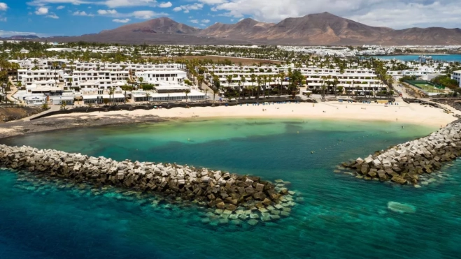 Playa Blanca / HOLA ISLAS CANARIAS