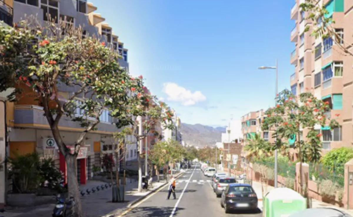 Imagen de la calle Simón Bolívar de Santa Cruz de Tenerife. / GOOGLE