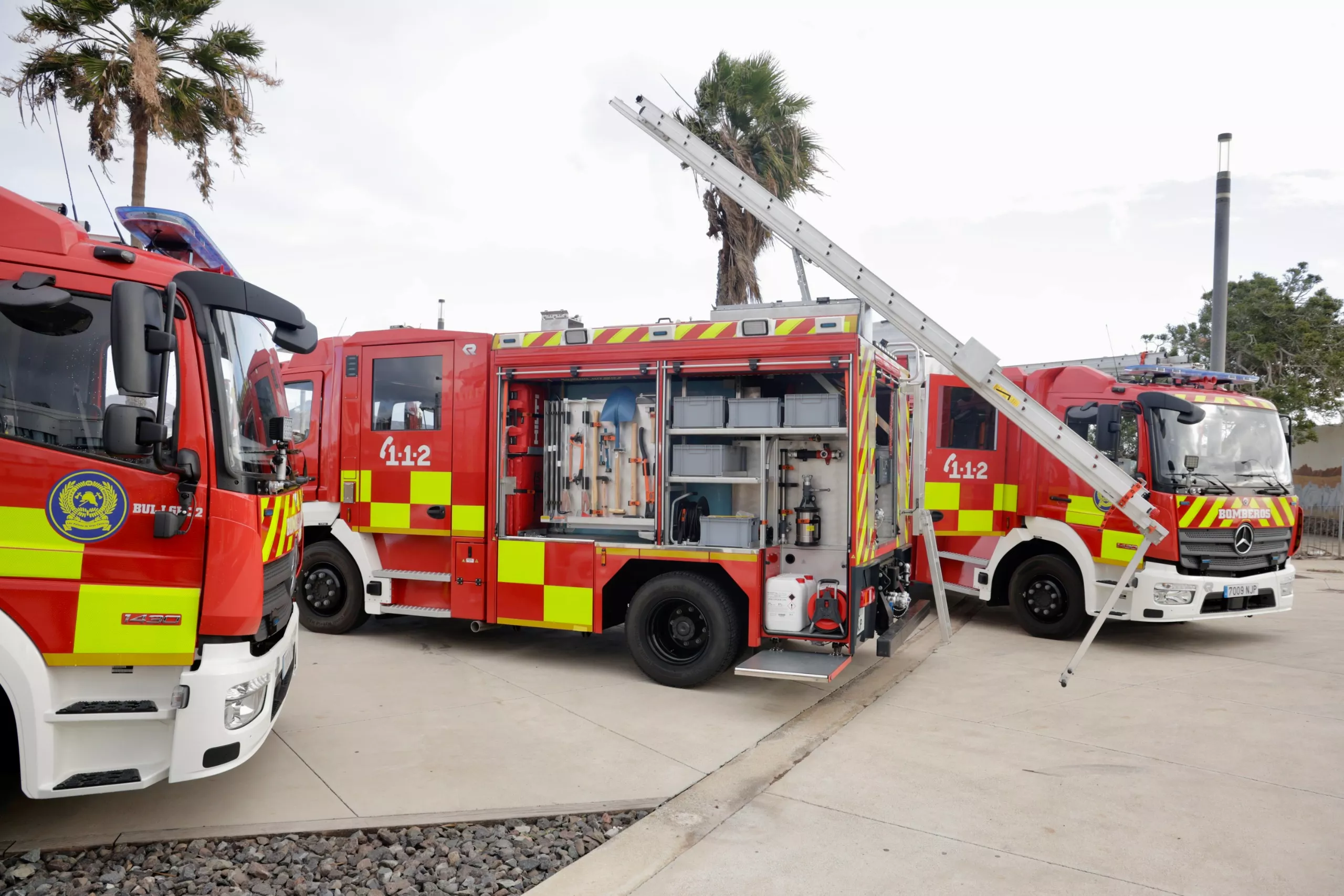 Imagen de archivo de los tres camiones primera salida adquiridos durante este mandato. AYUNTAMIENTO LPA